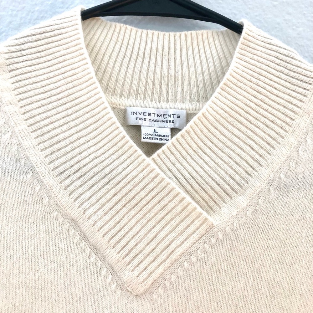 Investments Cream V-Neck Cashmere Sweater